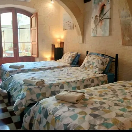 Ta Majsi With Indoor Heated Pool San Lawrenz
