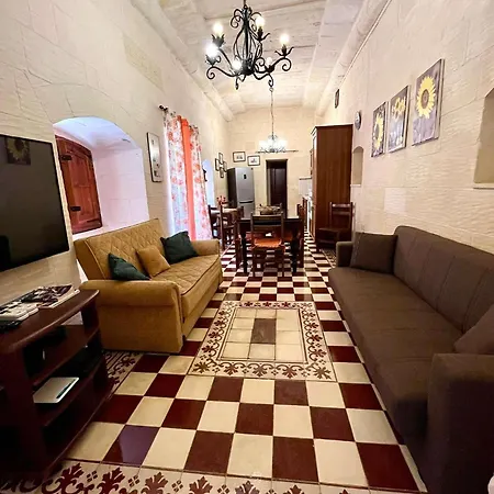 Ta Majsi With Indoor Heated Pool San Lawrenz