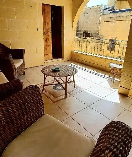 Ta Majsi With Indoor Heated Pool San Lawrenz