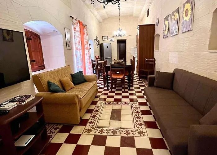 Ta Majsi With Indoor Heated Pool San Lawrenz